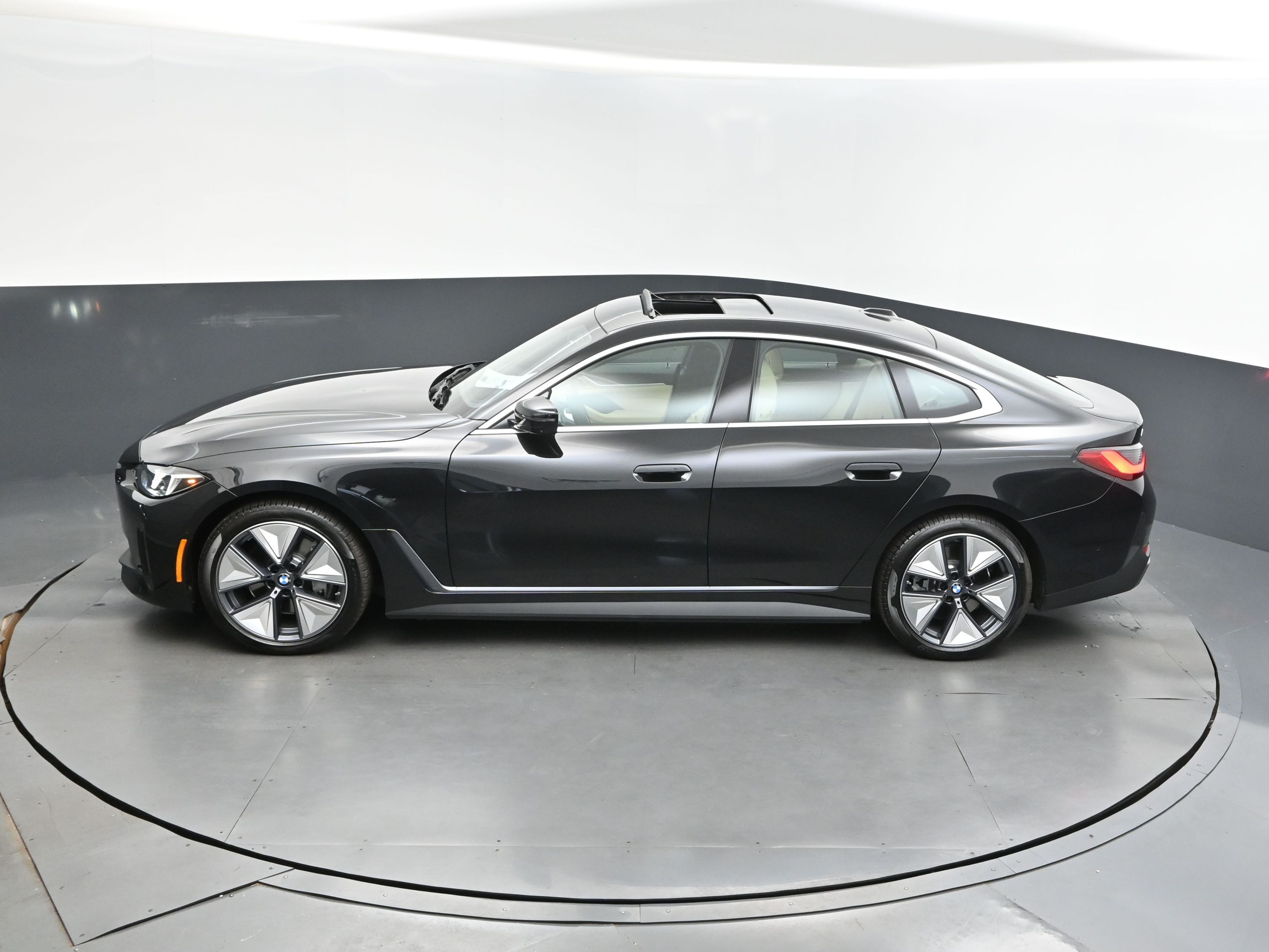 2025 Black Sapphire Metallic BMW i4 eDrive40 RWD Hatchback
