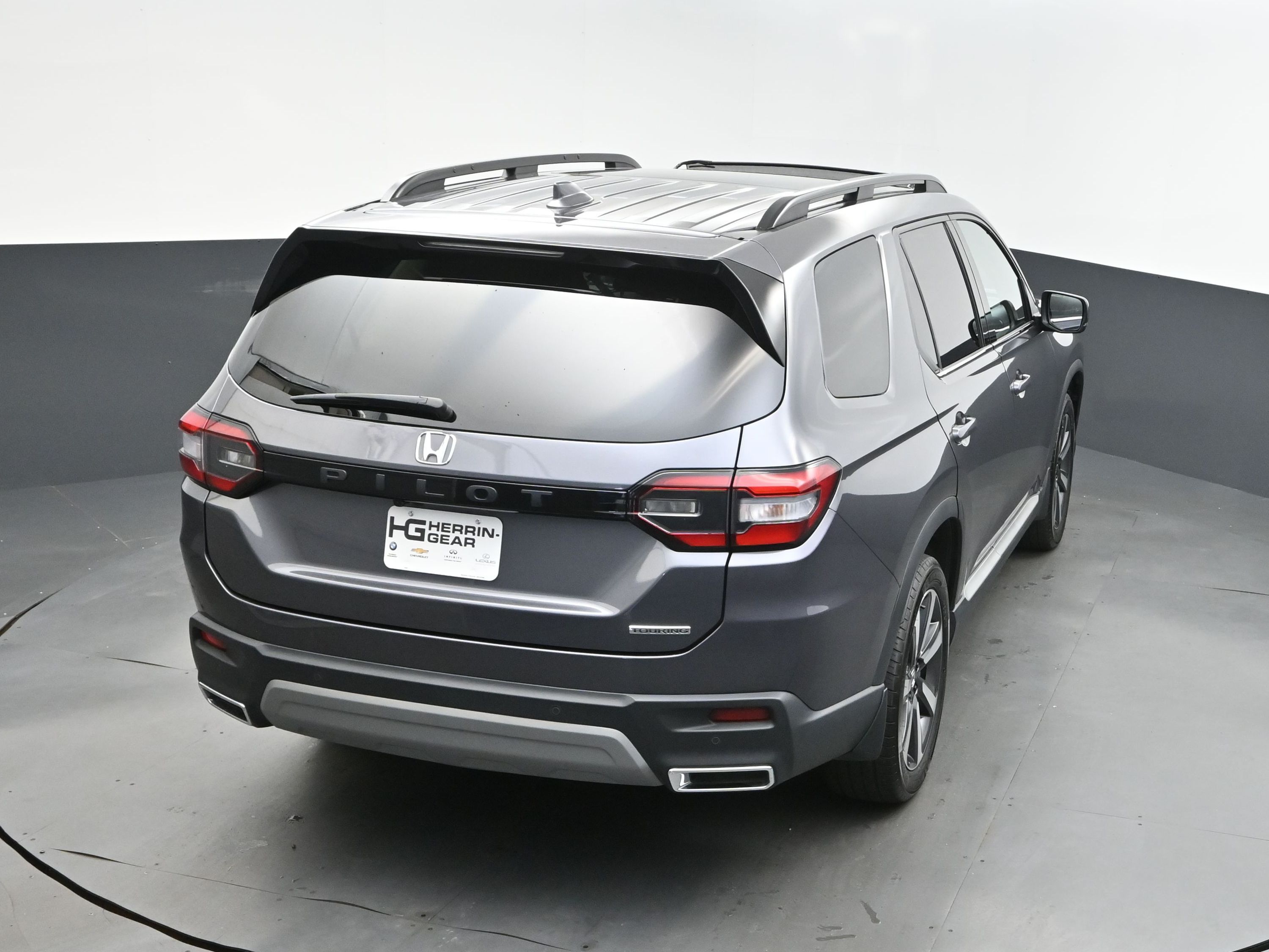 2025 Sonic Gray Pearl Honda Pilot Touring FWD SUV