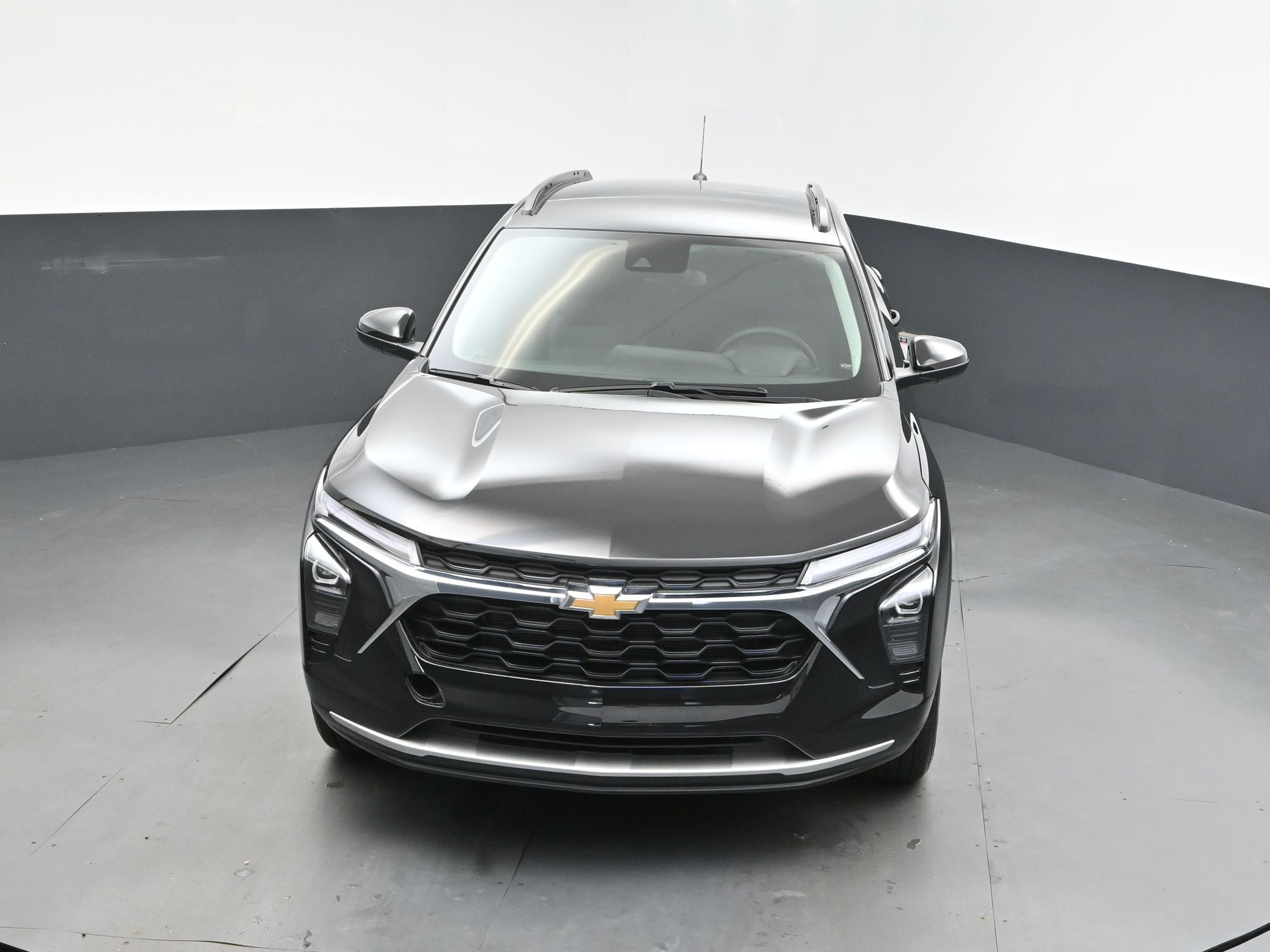 2025 Mosaic Black Metallic Chevrolet Trax LT FWD SUV