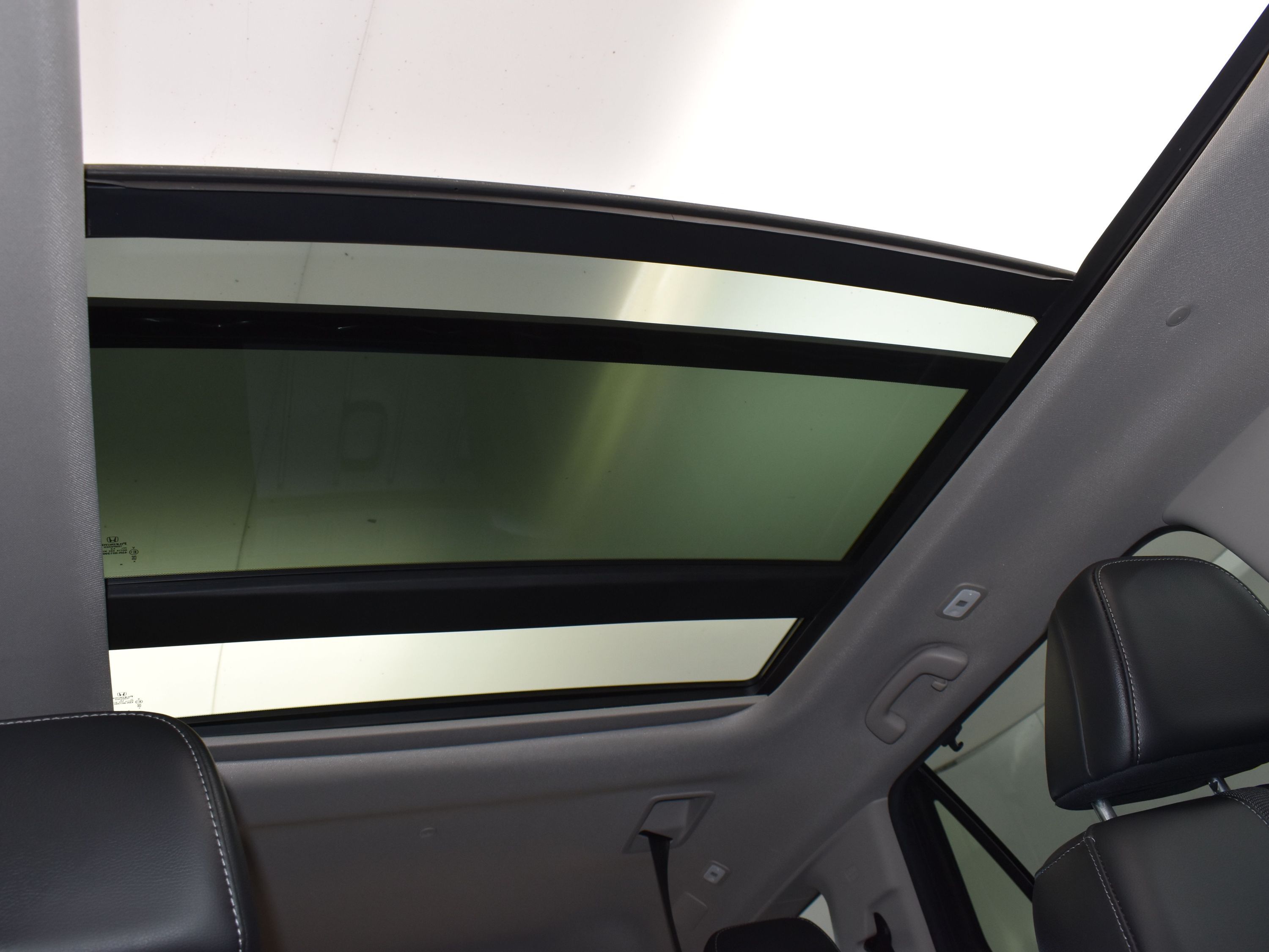 2025 Sonic Gray Pearl Honda Pilot Touring FWD SUV