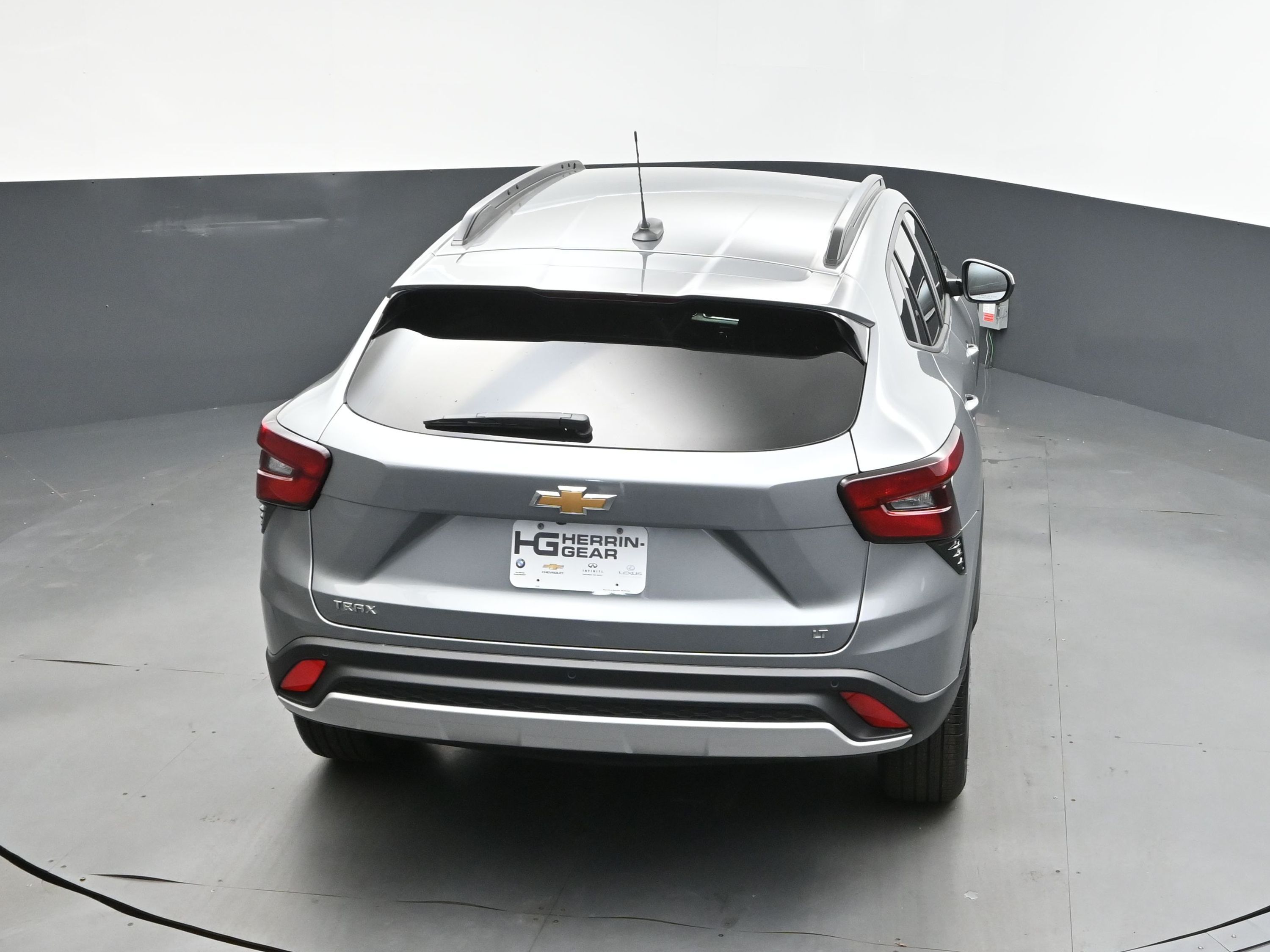 2025 Sterling Gray Metallic Chevrolet Trax LT FWD SUV