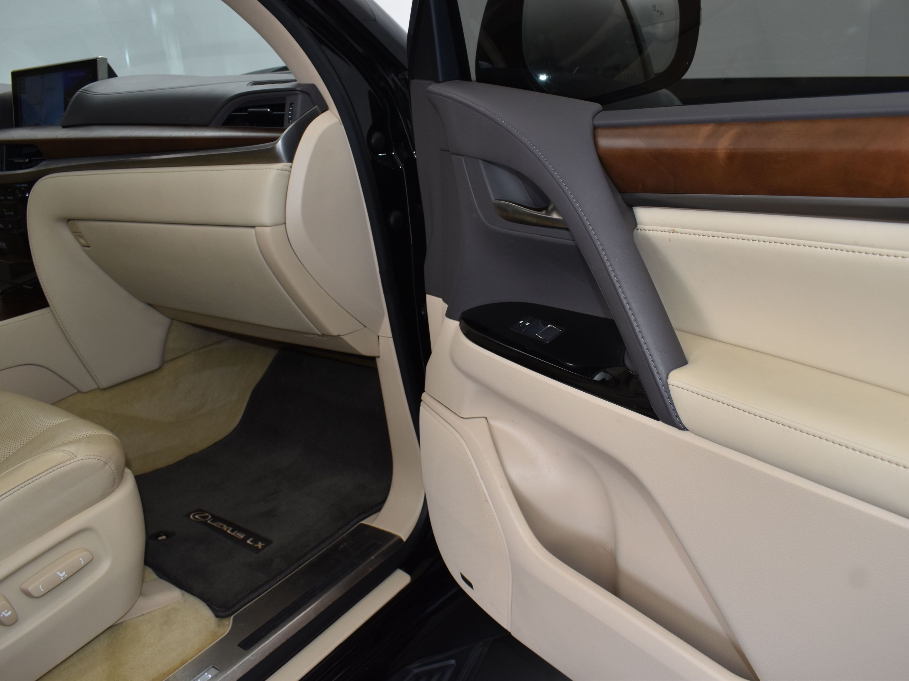 2021 Black Lexus LX 570 4X4 SUV
