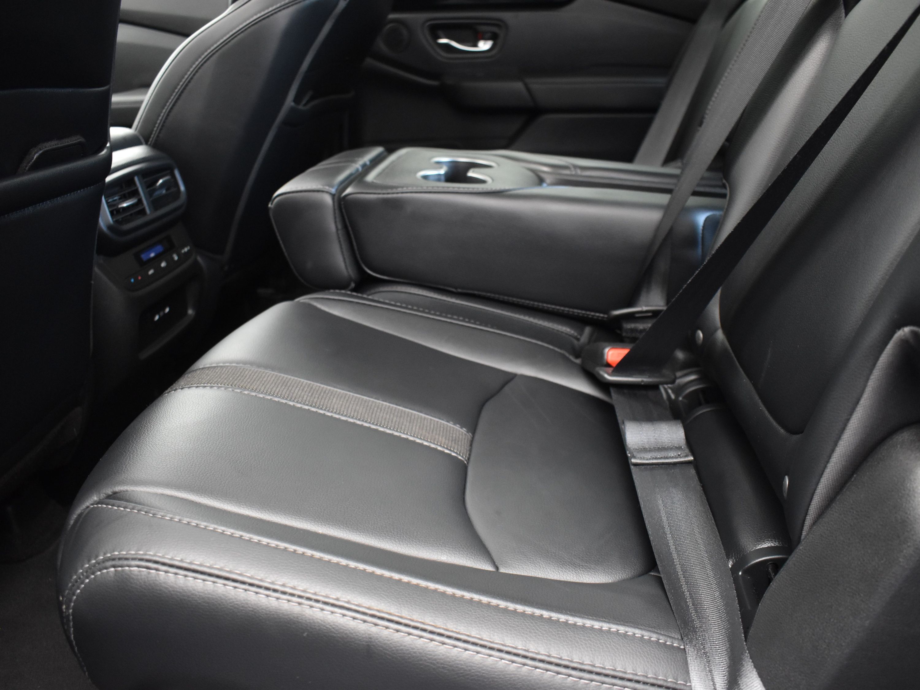 2025 Sonic Gray Pearl Honda Pilot Touring FWD SUV