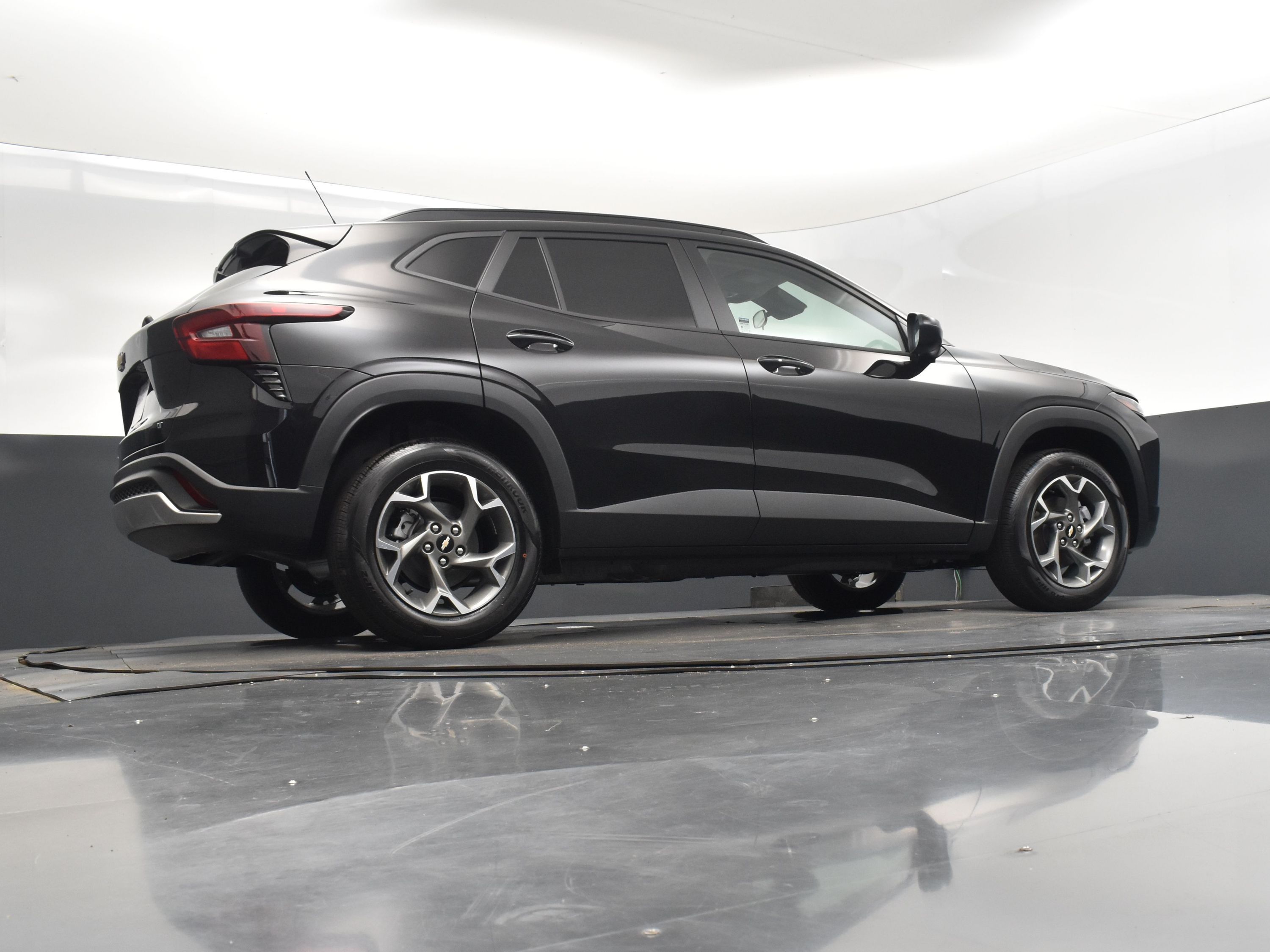 2025 Mosaic Black Metallic Chevrolet Trax LT FWD SUV