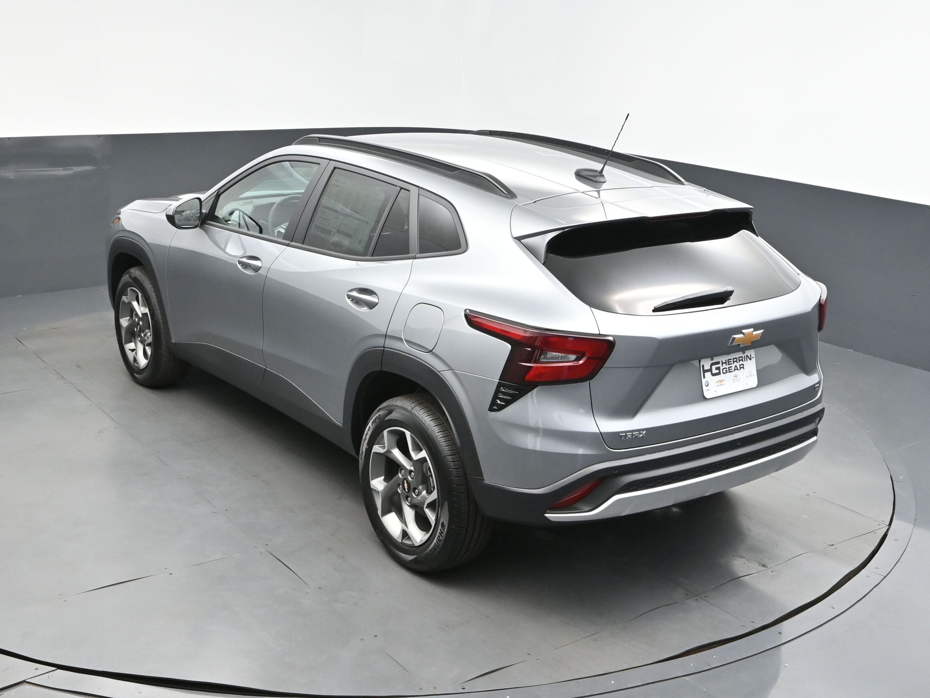 2025 Sterling Gray Metallic Chevrolet Trax LT FWD SUV