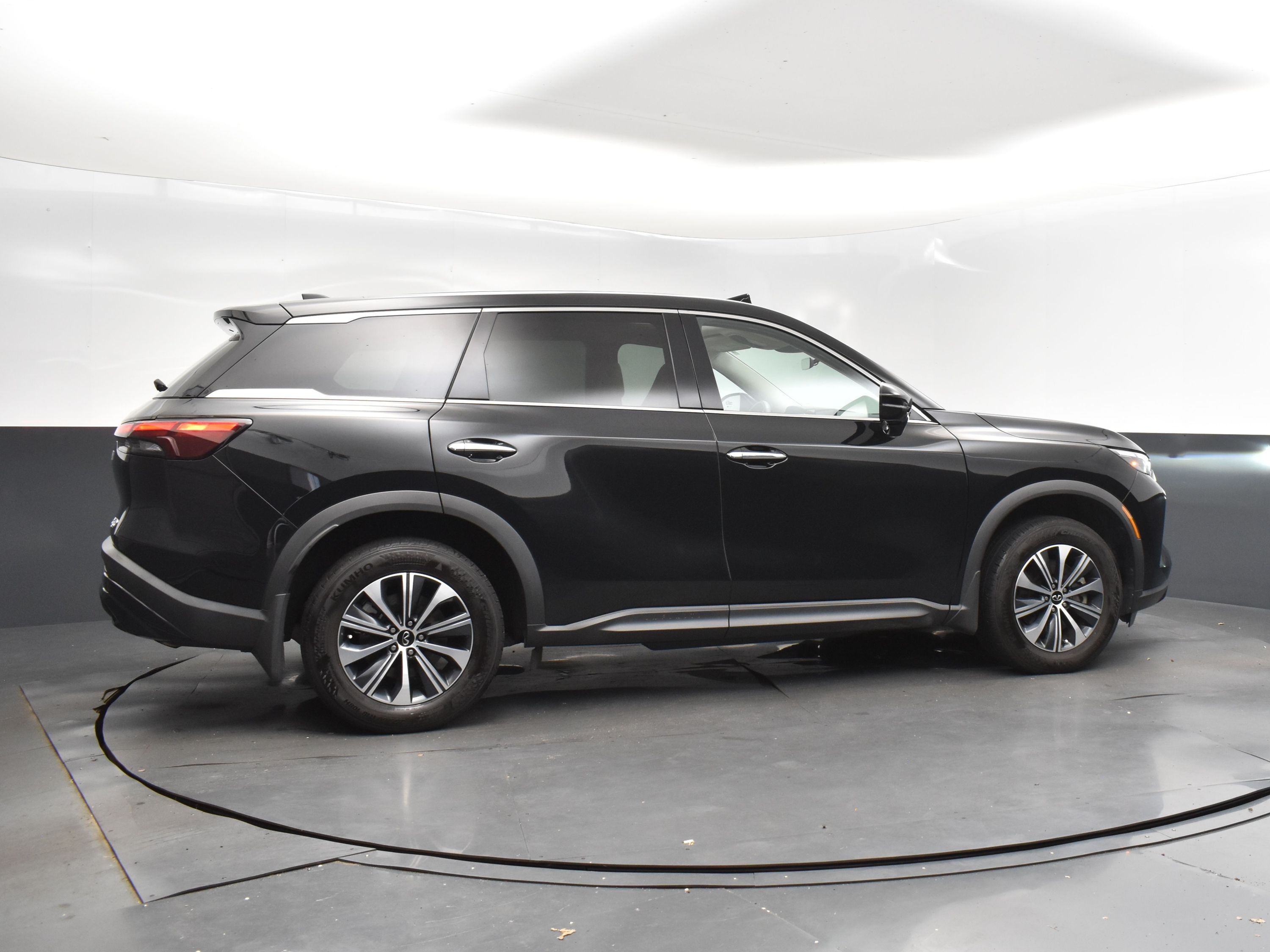 2023 Mineral Black INFINITI QX60 PURE FWD SUV