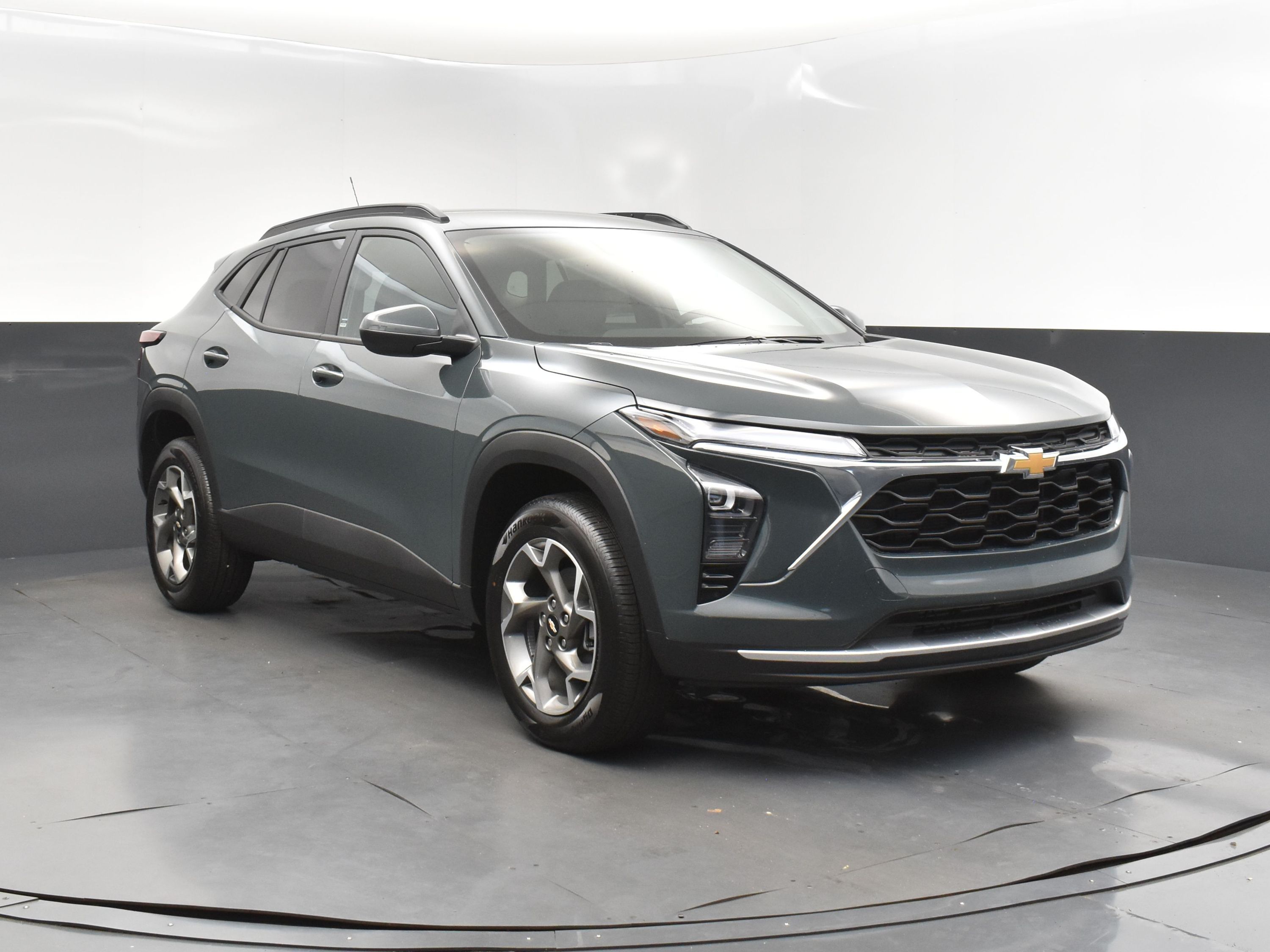 2025 Cypress Gray Chevrolet Trax LT FWD SUV