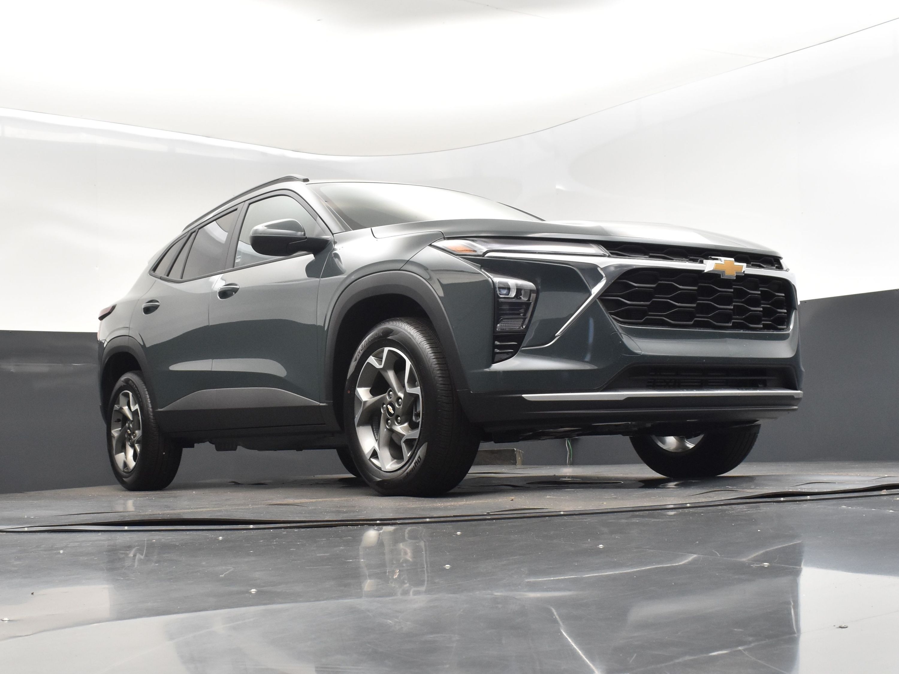 2025 Cypress Gray Chevrolet Trax LT FWD SUV