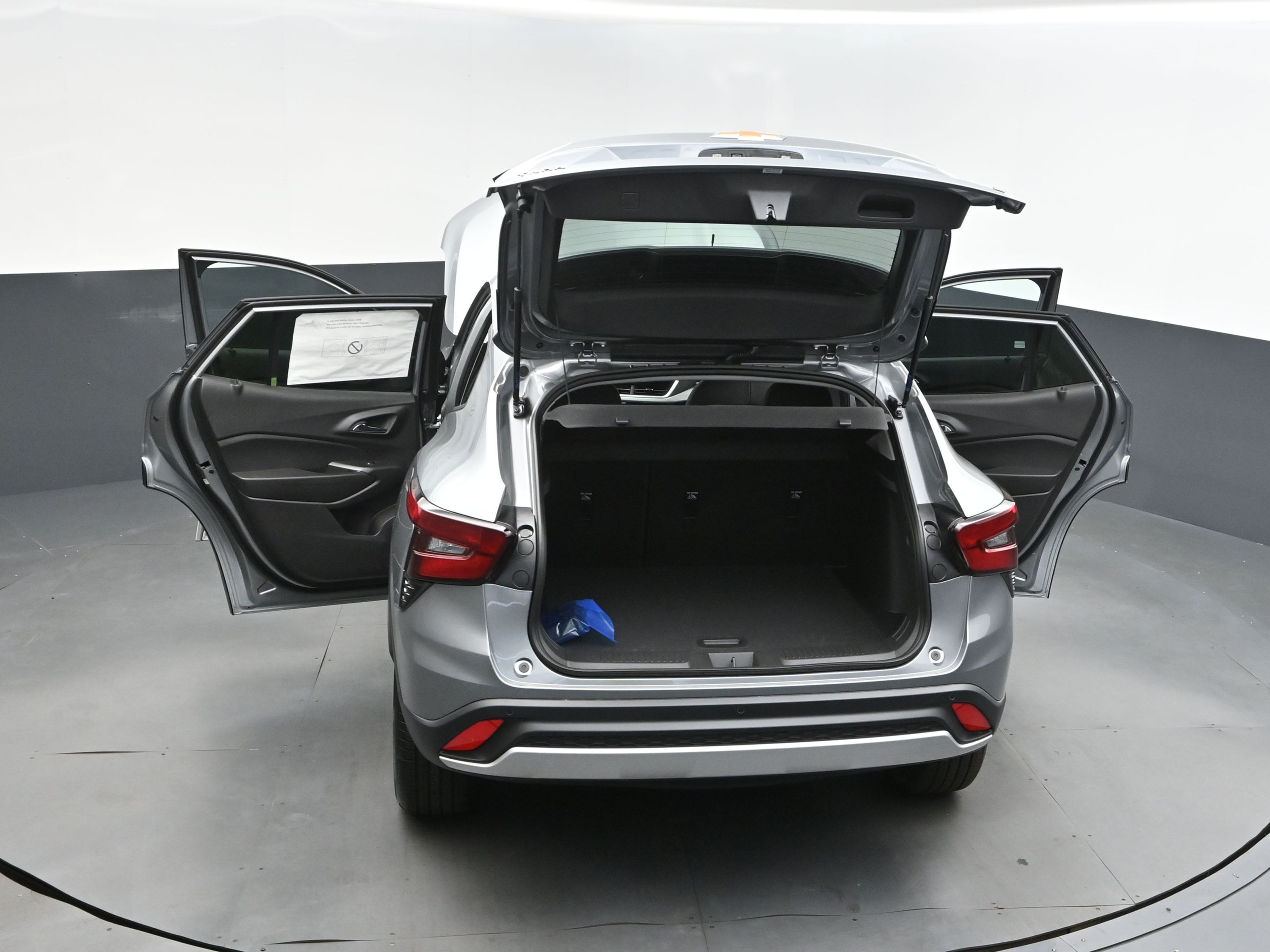 2025 Sterling Gray Metallic Chevrolet Trax LT FWD SUV