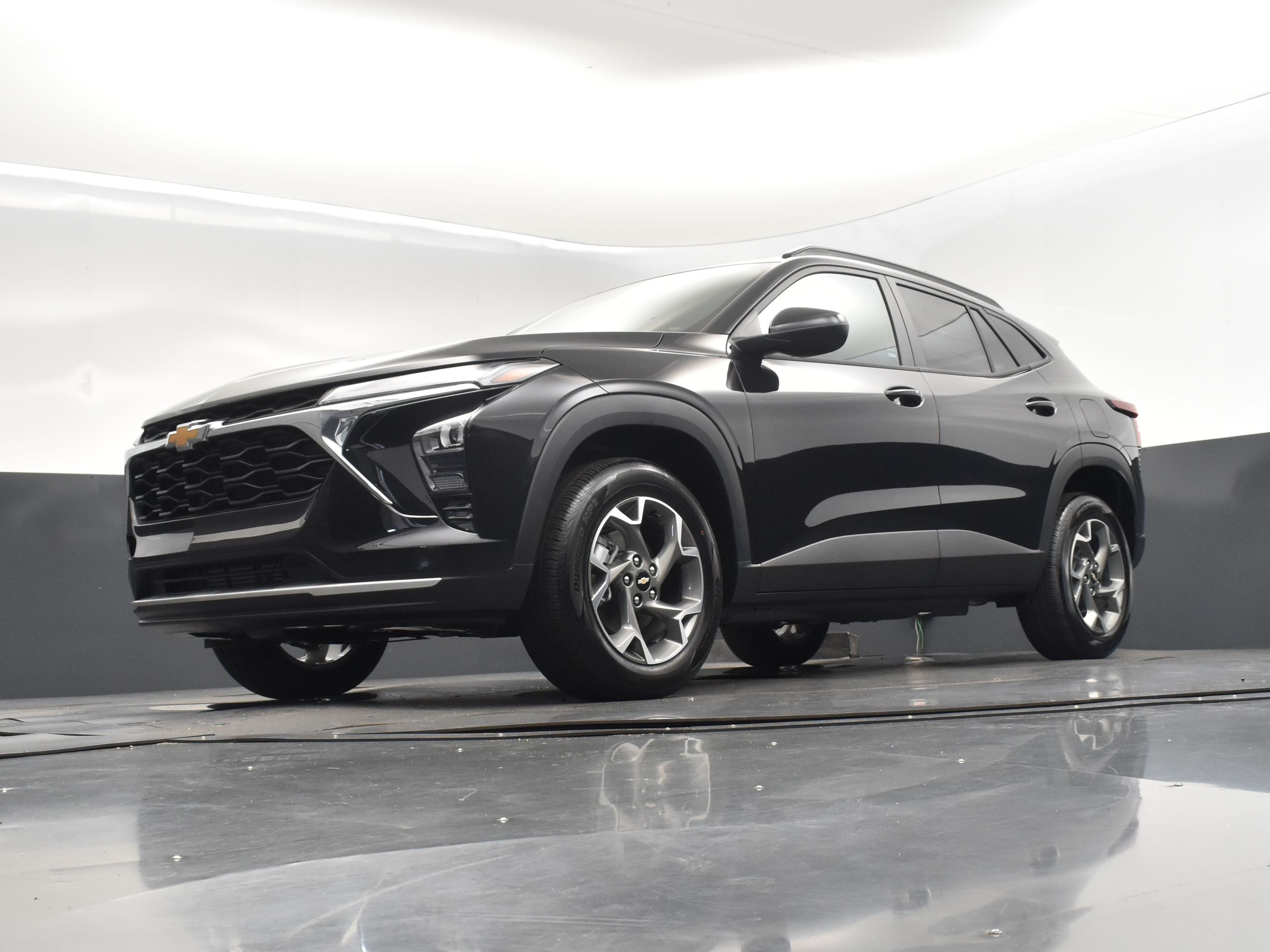 2025 Mosaic Black Metallic Chevrolet Trax LT FWD SUV