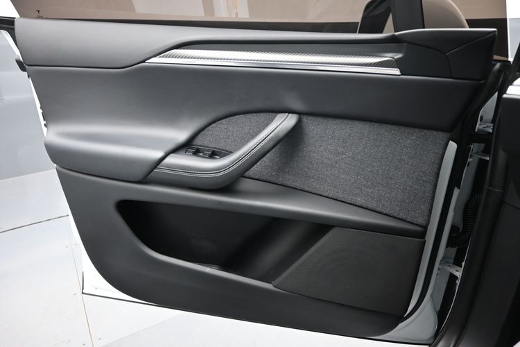 2022 Tesla Model X Plaid Tri Motor All-Wheel Drive