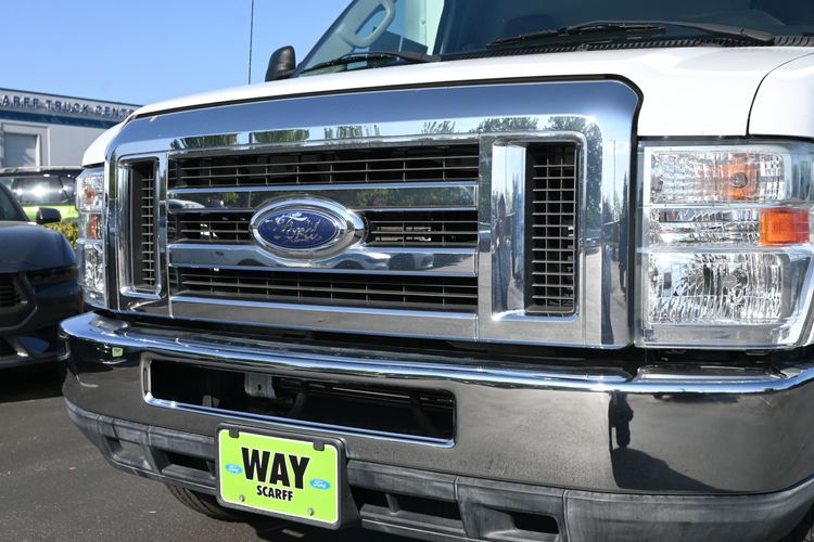 2013 Ford E-450 Cutaway 