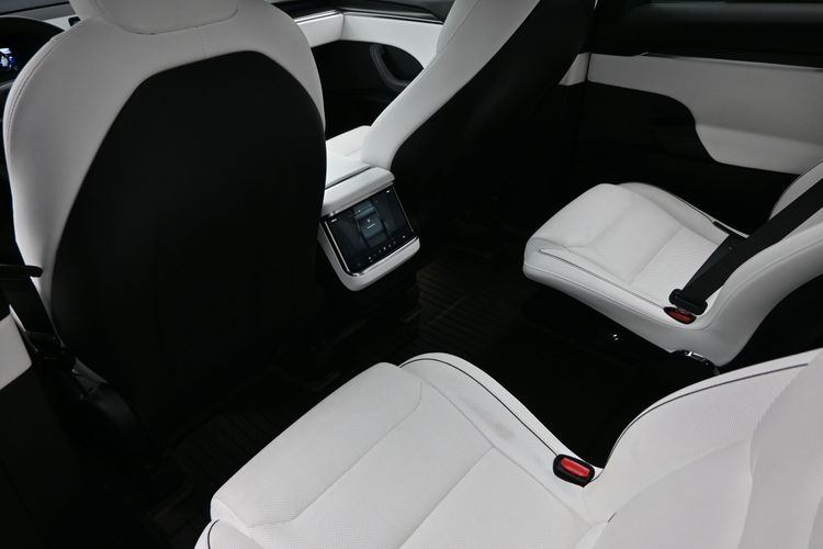 2023 Tesla Model X Plaid Tri Motor All-Wheel Drive