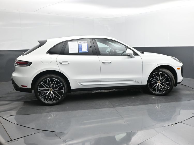 2025 Porsche Macan 