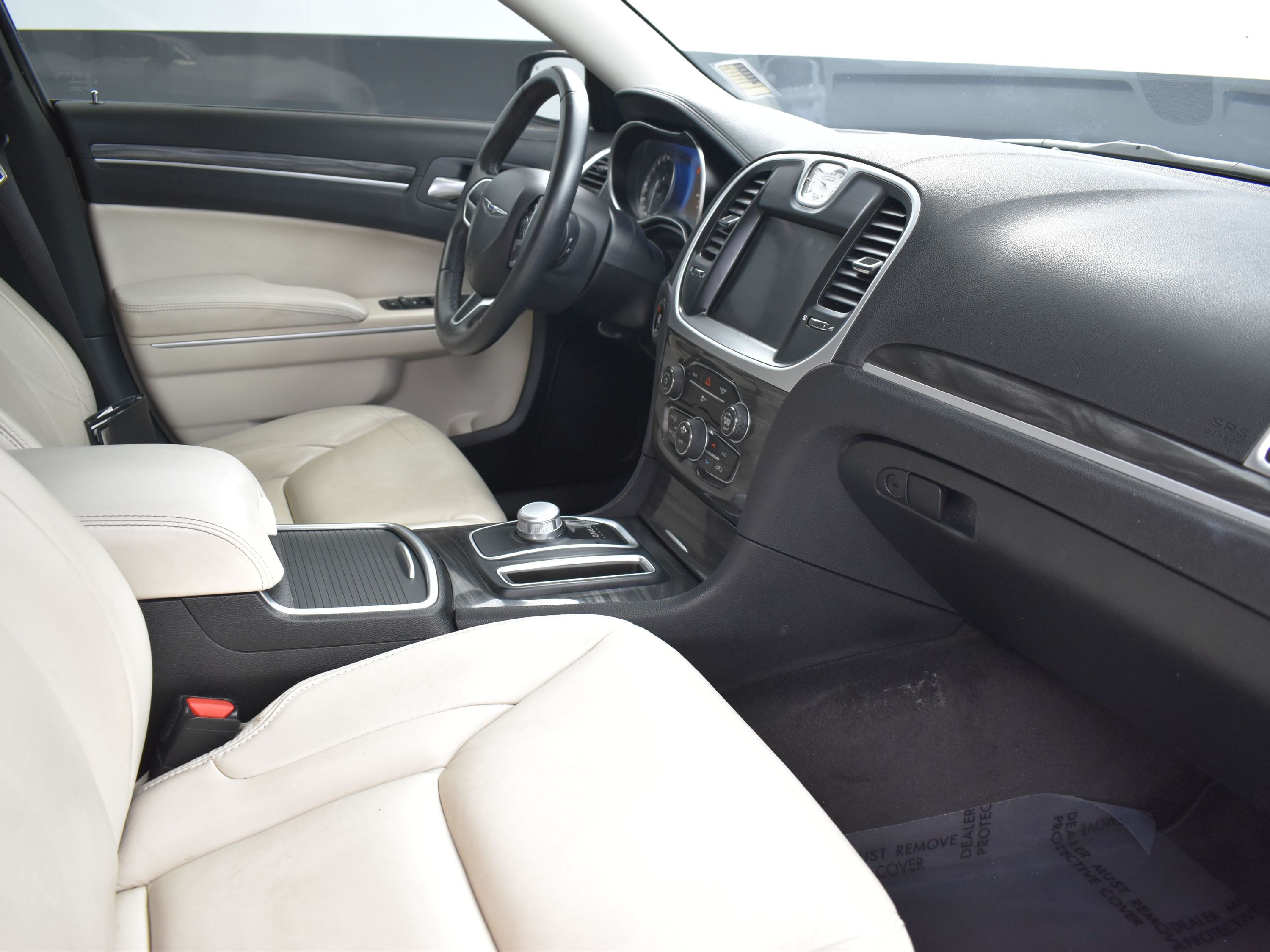 2018 Chrysler 300 Touring Limited photo 4