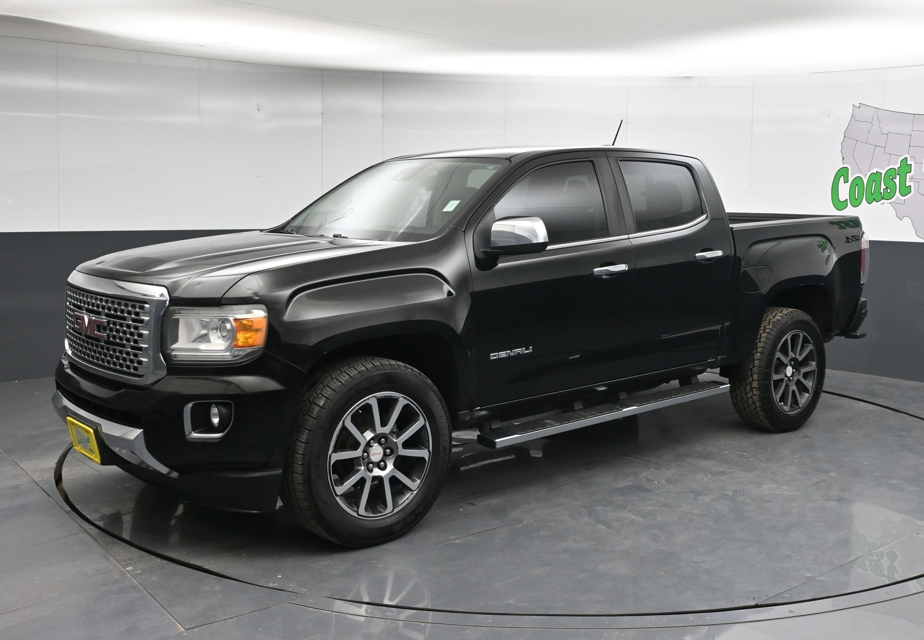 2017 GMC Canyon 2WD Denali Crew Cab Short Box's photo
