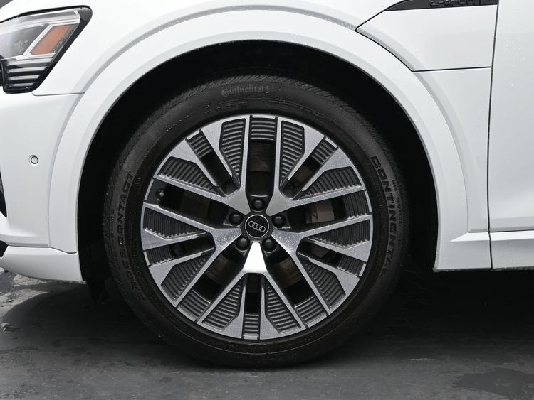 2024 Audi Q8 e-tron Prestige quattro