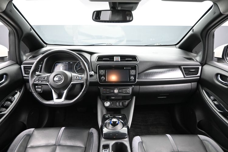 2018 Nissan LEAF SL