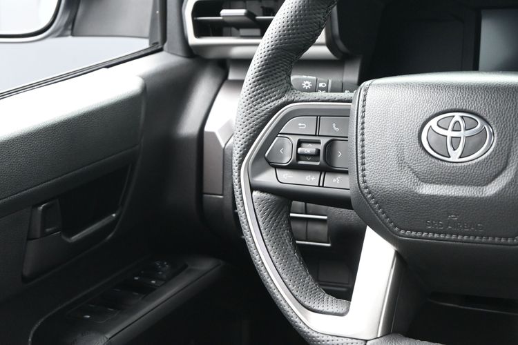 2025 Toyota Tacoma 2WD SR5
