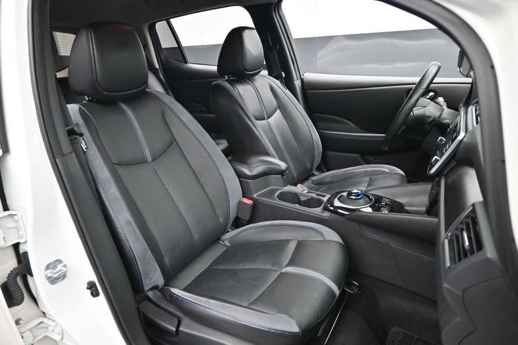 2018 Nissan LEAF SL