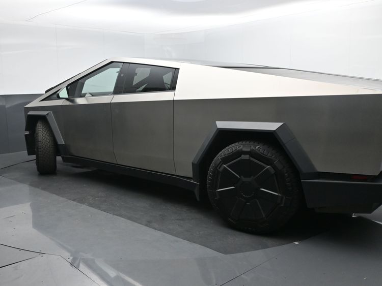 2024 Tesla Cybertruck Cyberbeast