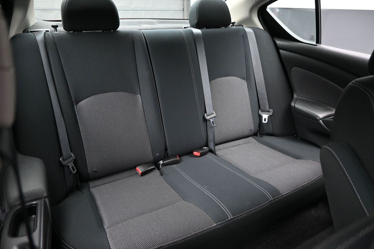 2016 Nissan Versa 1.6 SV