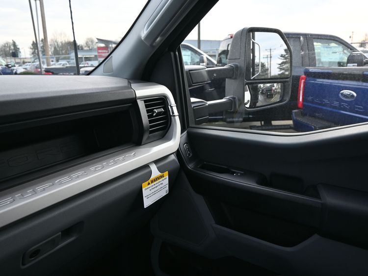 2025 Ford F-550 Chassis XL