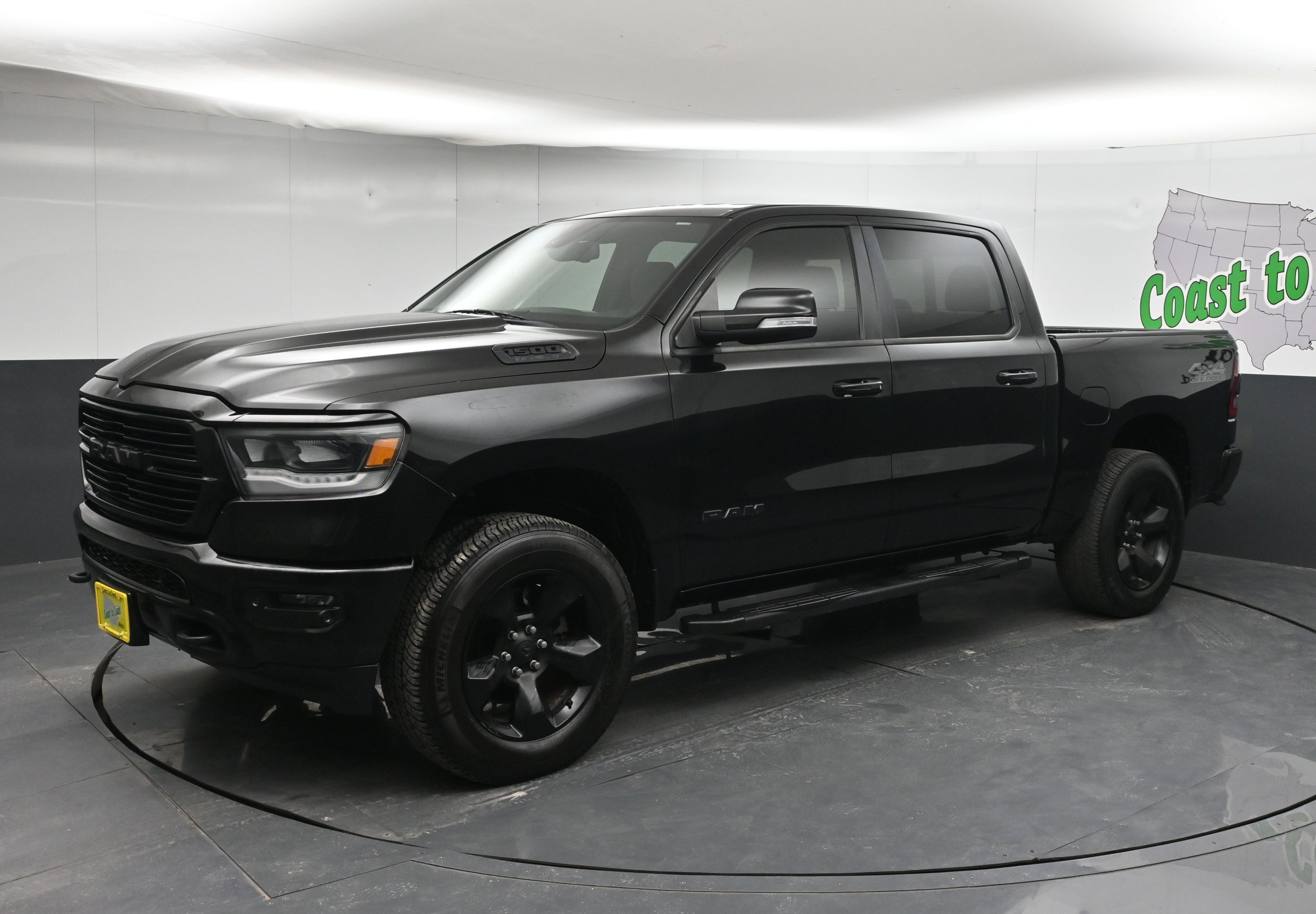 2019 RAM 1500 Big Horn/Lone Star 4x4 Crew Cab 5'7's photo