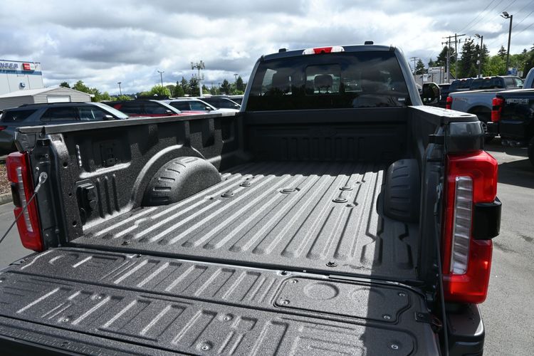 2026 Ford F-350 Super Duty LARIAT