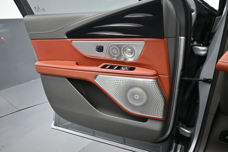 2024 Lincoln Nautilus Black Label