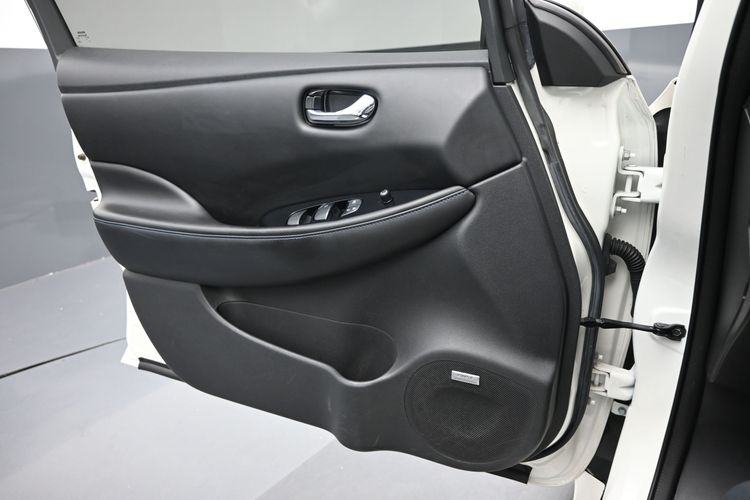 2018 Nissan LEAF SL