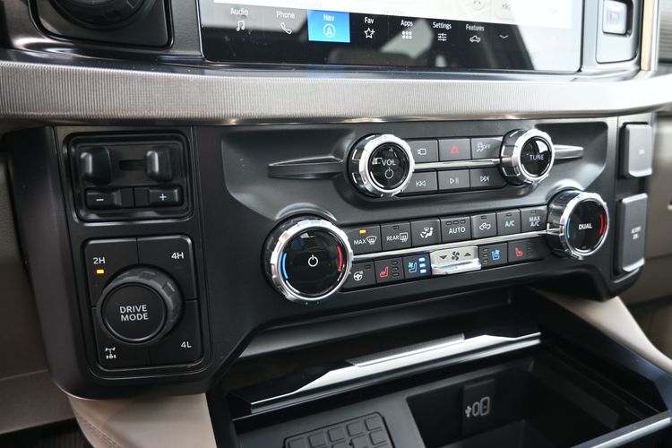 2026 Ford F-350 Super Duty Platinum