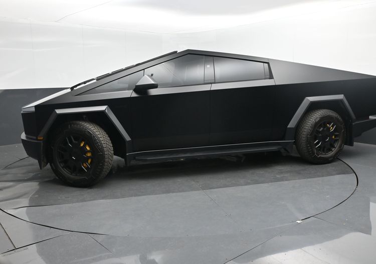 Used 2024 Tesla Cybertruck Base with VIN 7G2CEHED2RA002799 for sale in Auburn, WA