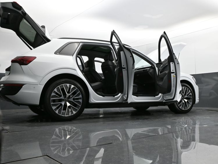 2024 Audi Q8 e-tron Prestige quattro