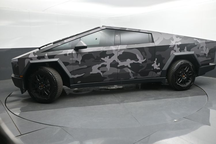 2024 Tesla Cybertruck Cyberbeast