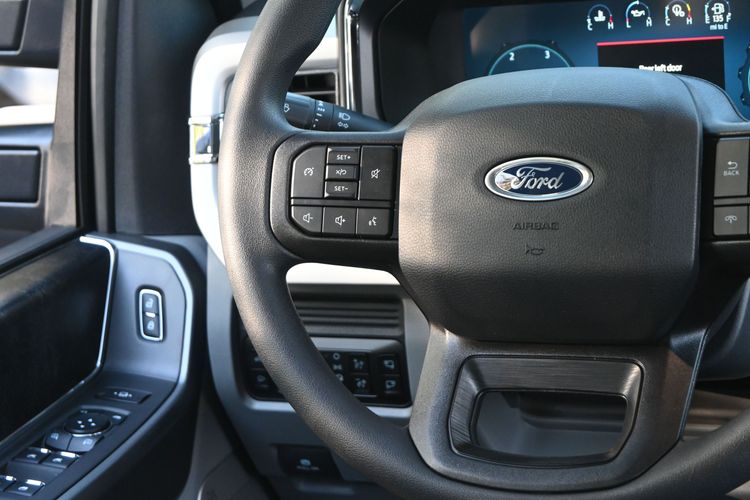 2026 Ford F-350 Super Duty XLT