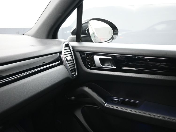 2021 Porsche Cayenne 