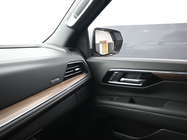 2025 Chevrolet Tahoe 4WD High Country