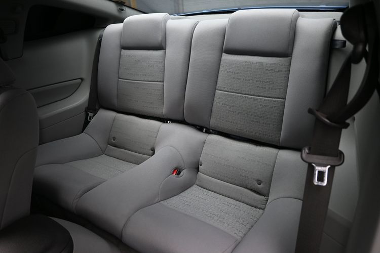 2008 Ford Mustang V6 Deluxe