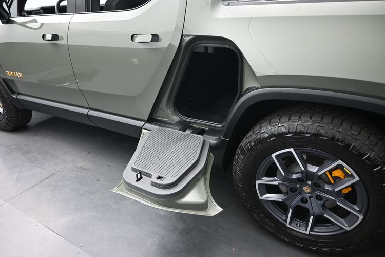 2022 Rivian R1T Launch Edition