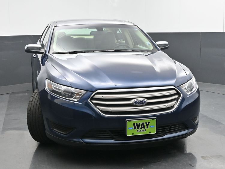 2017 Ford Taurus SE
