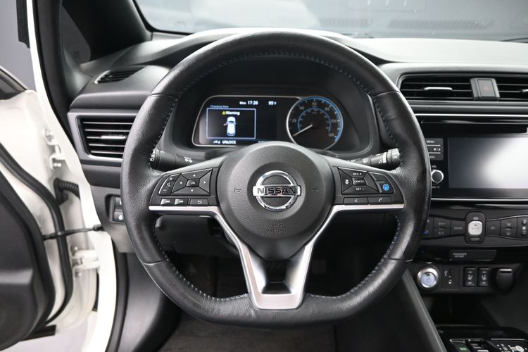 2018 Nissan LEAF SL