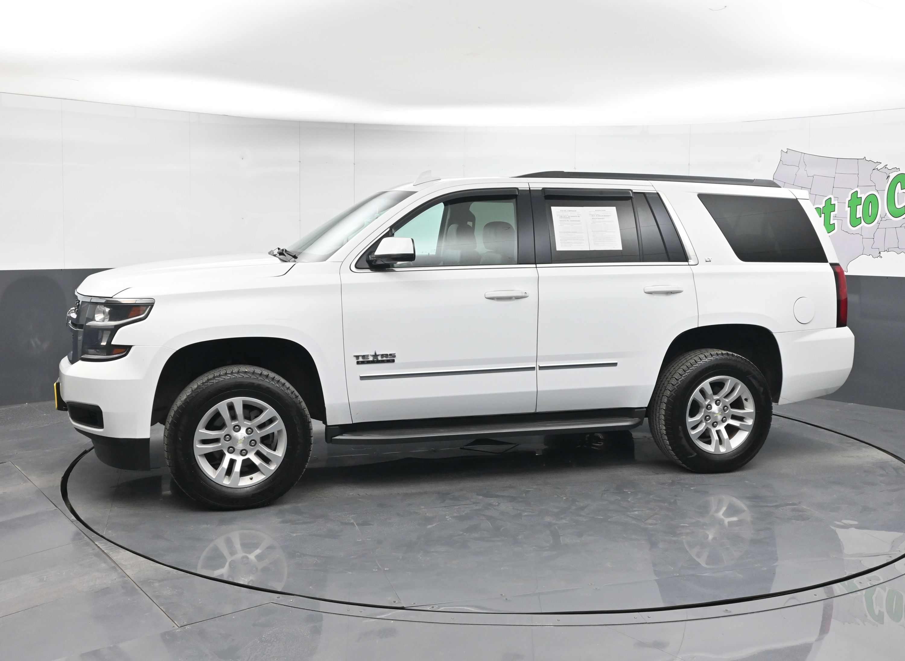 2017 Chevrolet Tahoe LT photo 2
