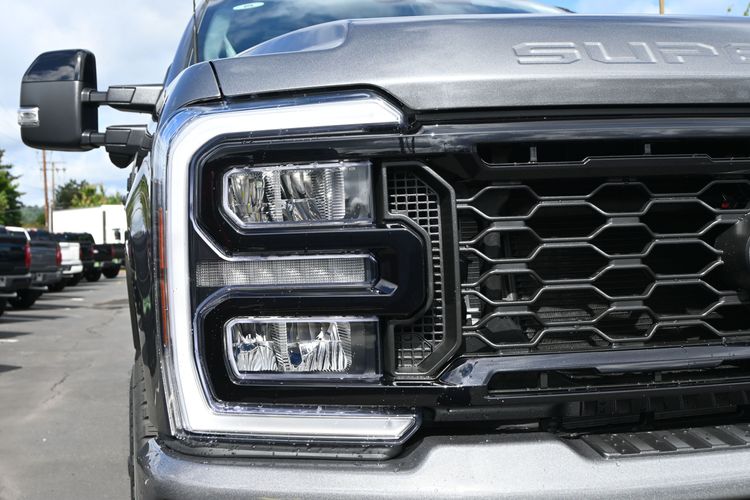 2026 Ford F-350 Super Duty LARIAT