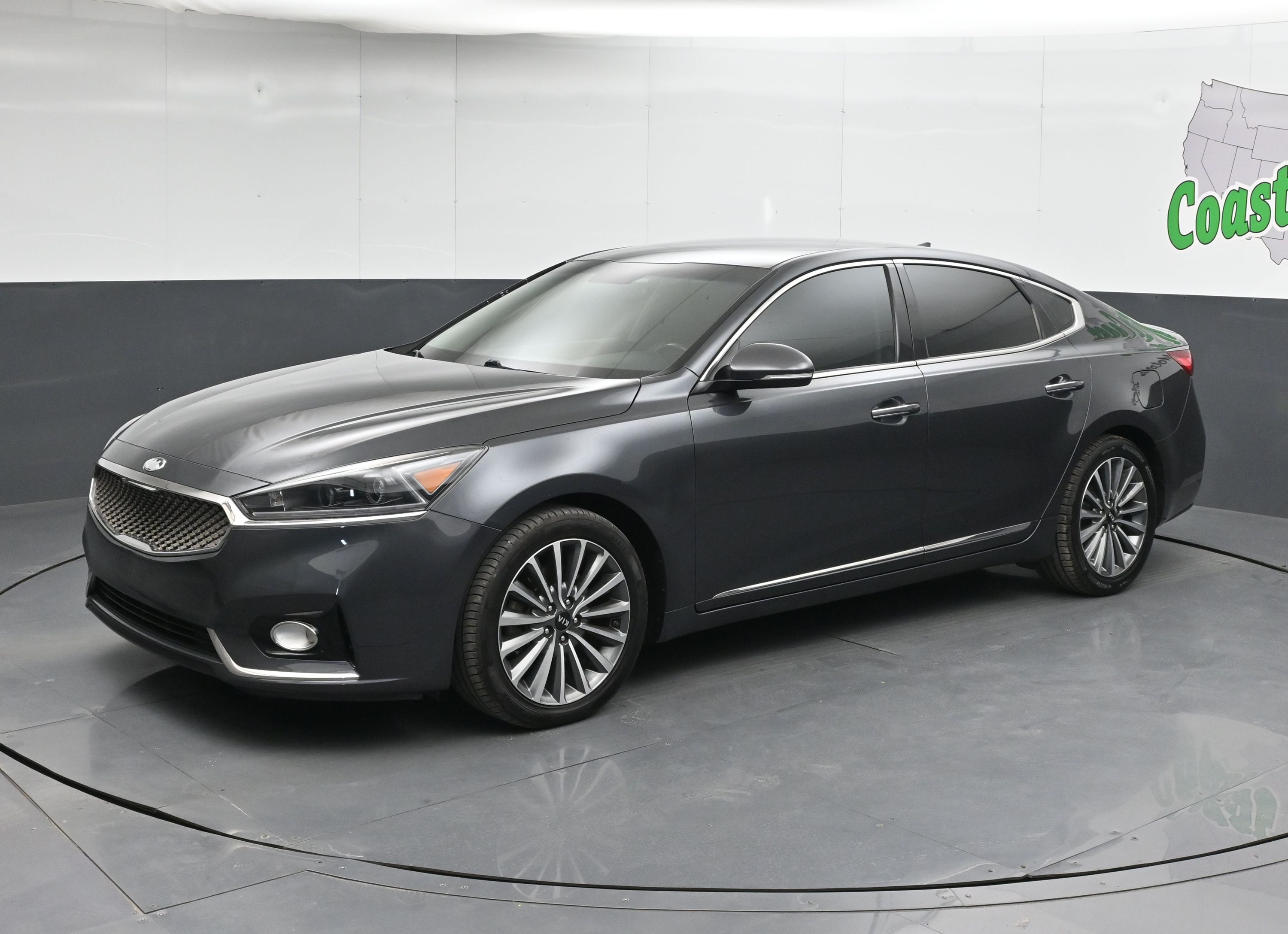 2019 Kia Cadenza Premium's photo