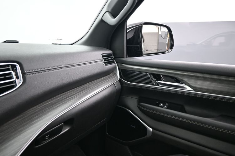 2023 Jeep Wagoneer L Series III 4x4