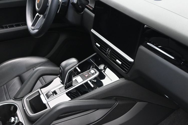 2023 Porsche Cayenne 