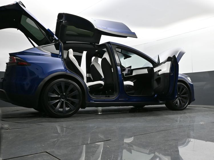 2023 Tesla Model X Plaid Tri Motor All-Wheel Drive