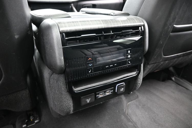 2023 Jeep Wagoneer L Series III 4x4