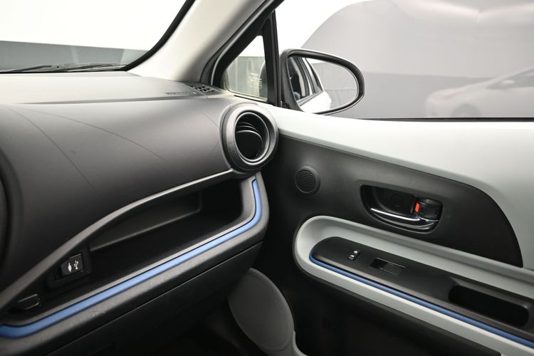 2013 Toyota Prius c Two